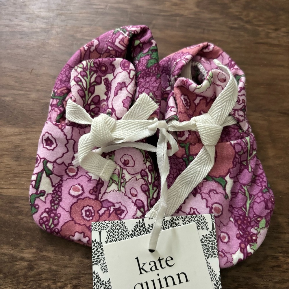 KATE QUINN Orchird Hollyhock Tie Booties